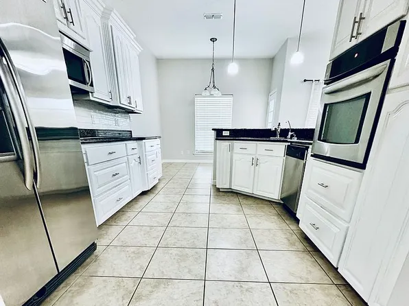 2822 Westchester Ln, Harlingen, TX 78550