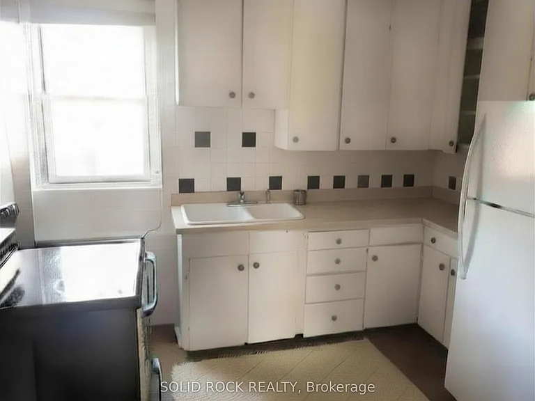 44 Elgin St W #1 — Photo 6