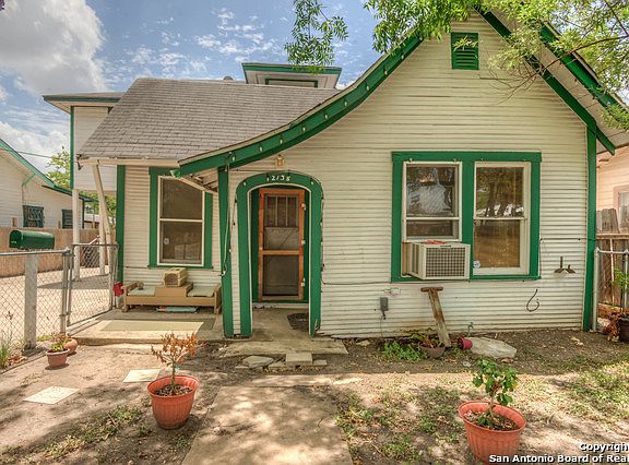 2nd image of 2138 Cincinnati Ave