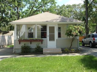 142 Wood St, Warwick, RI 02889