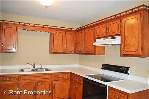 3rd image of 310 Hillman Dr