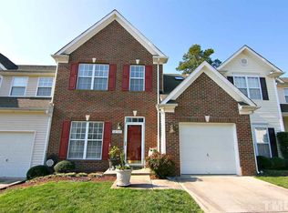 10707 Pendragon Pl, Raleigh, NC 27614