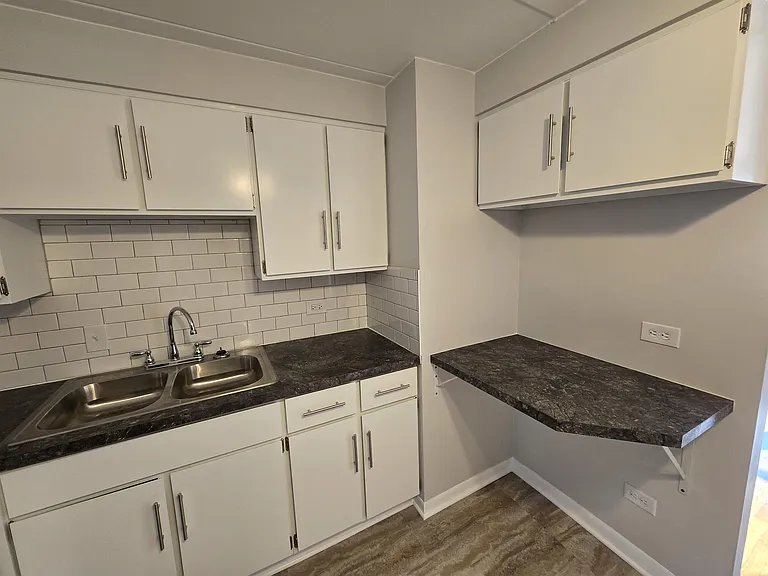 11013 S Lloyd Dr #12 — Photo 6