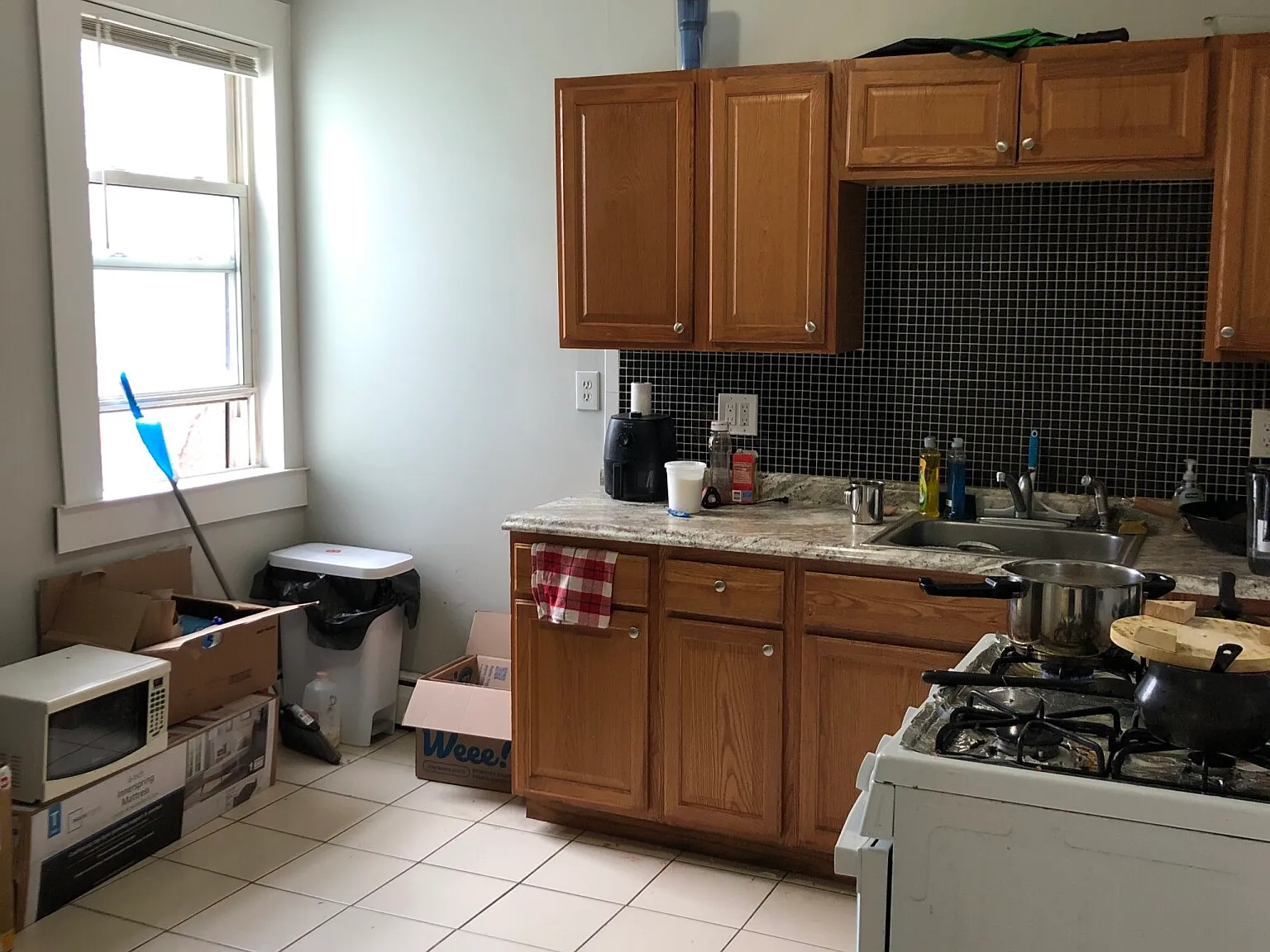 3 bed, 1.0 bath, $3,400 — Photo 4