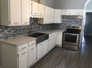 1142 Douglass St, Reading, PA 19604