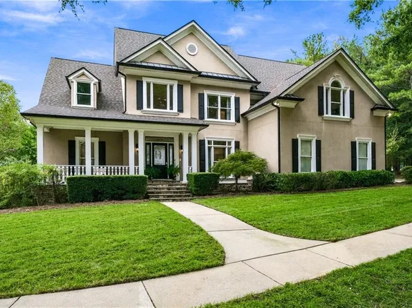 5687 Mountain Oak Dr, Braselton, GA 30517