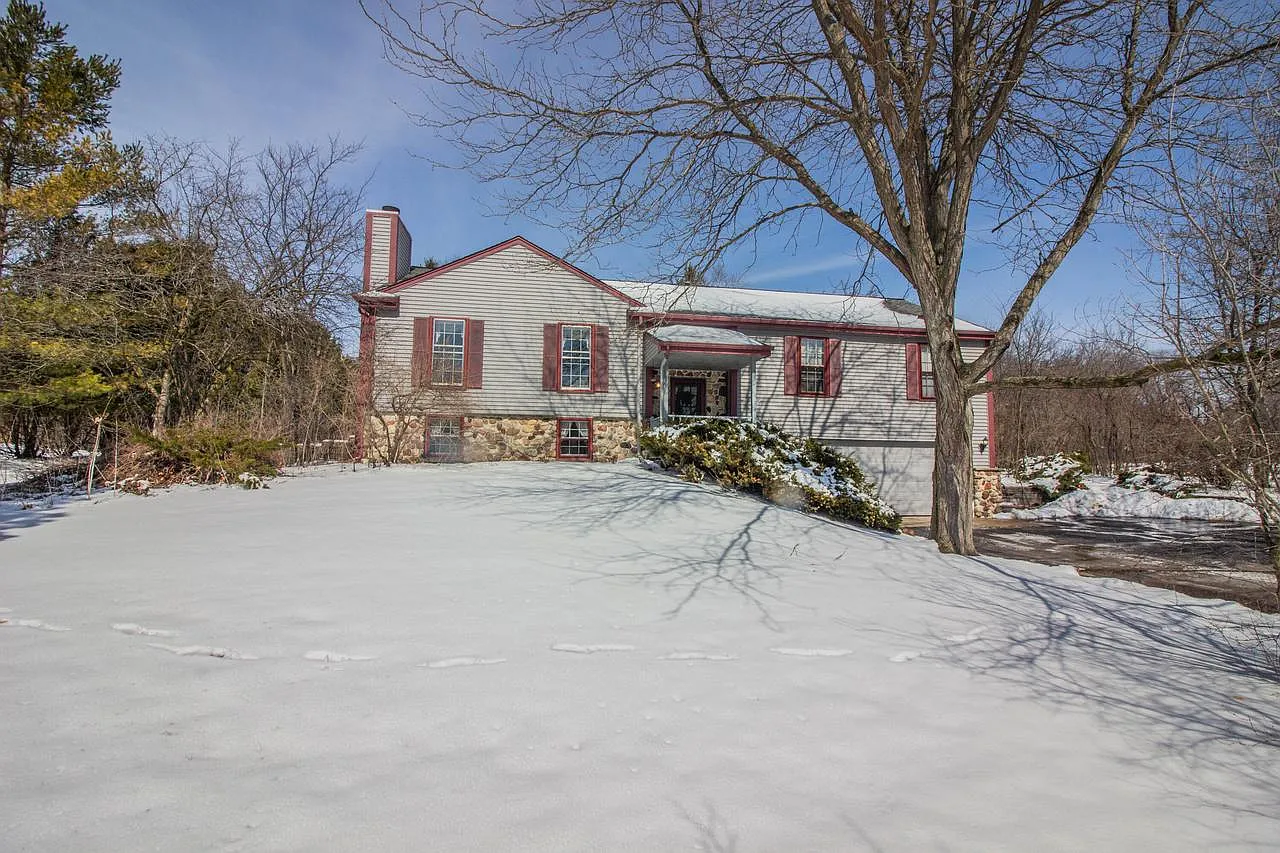 144 Cortland LANE photo 1