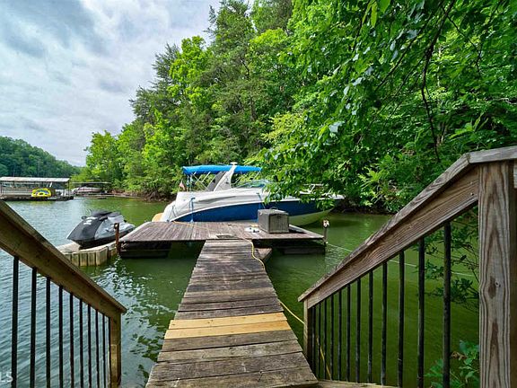 2nd image of 244 Toto Creek Dr E