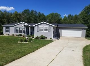 5415 Knights Ct, Gladwin, MI 48624