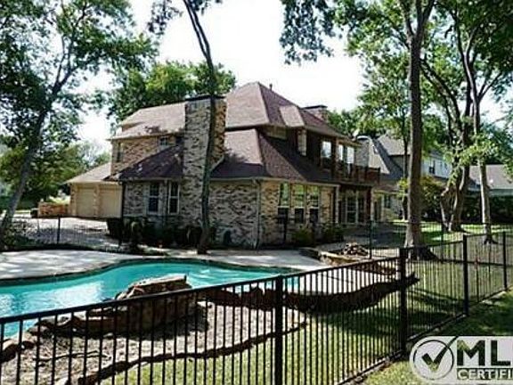 2nd image of 233 Country Club Dr