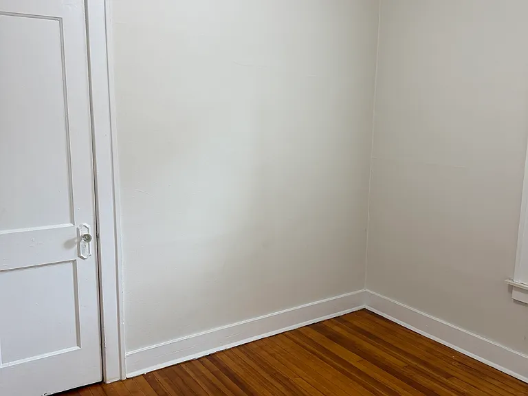 1052 Beaconsfield Ave — Photo 24