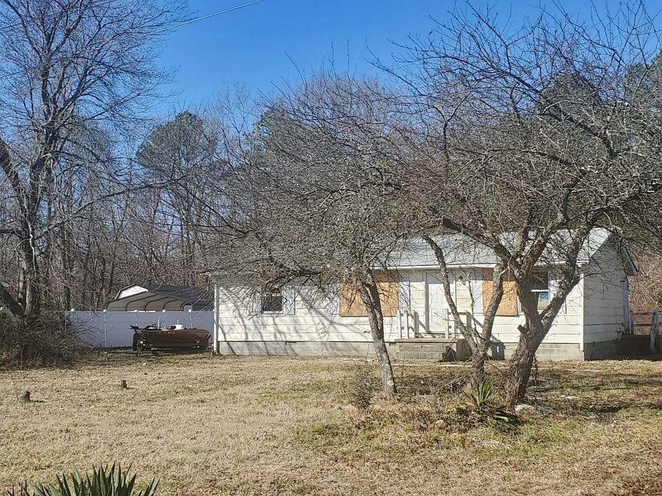 2nd image of 8311 Roxbury Rd