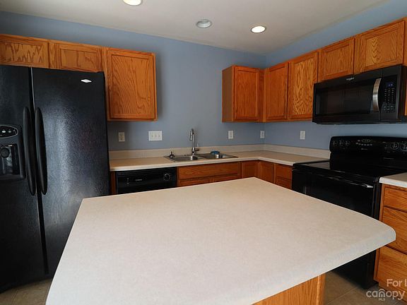 4th image of 715 Rock Lake Gln