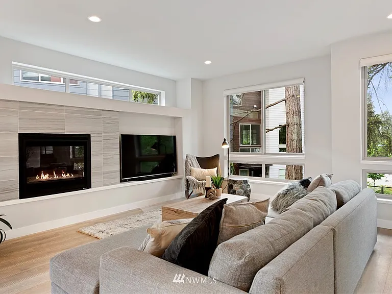 16372 NE 16th Ct — Photo 10