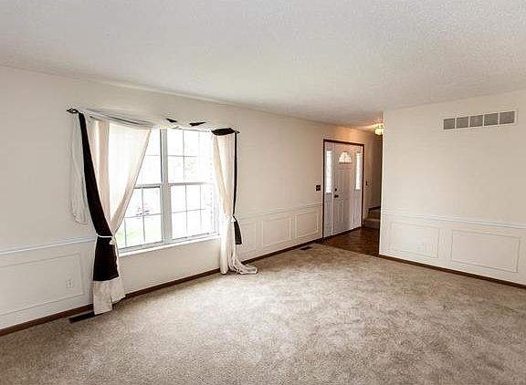 3rd image of 2030 Seven Pines Dr