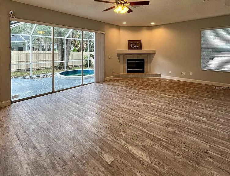 9318 Heritage Oak Ct — Photo 19