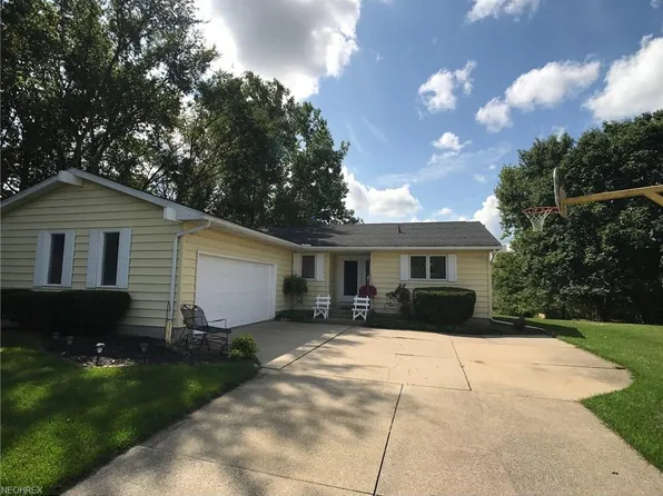 1010 Lancaster Dr, Medina, OH 44256