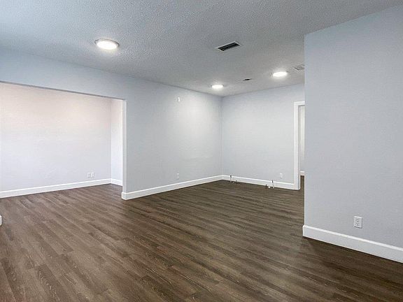 3rd image of 4856 Palmer Ave