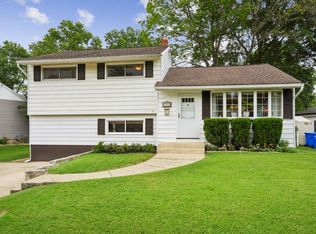 85 W Woodcrest Ave, Maple Shade, NJ 08052