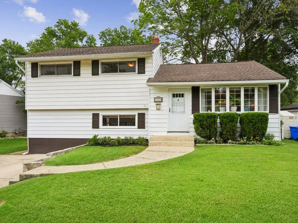 85 W Woodcrest Ave, Maple Shade, NJ 08052