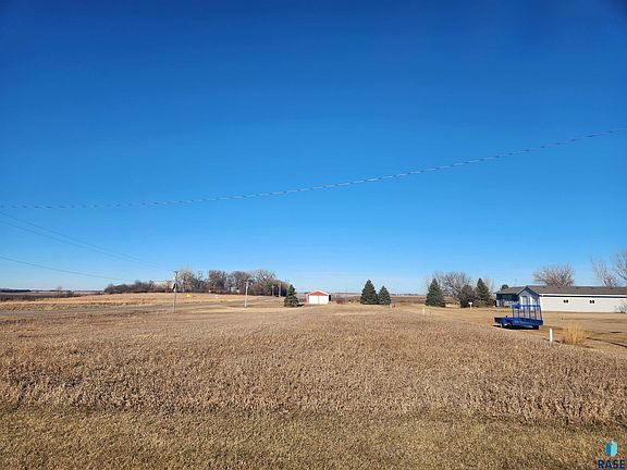 2nd image of Dakota Ave