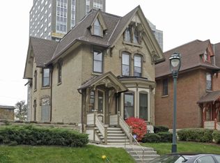 1714 N Farwell Ave, Milwaukee, WI 53202