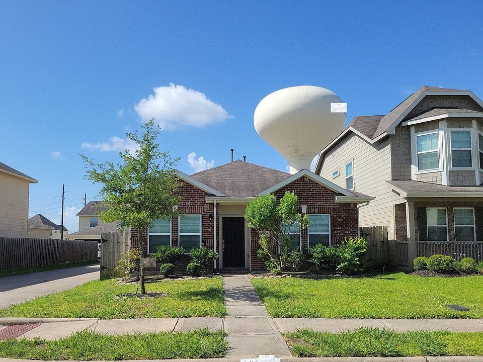1st image of 14227 Pointa Vera Dr