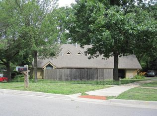 2606 University Dr, Lawrence, KS 66049