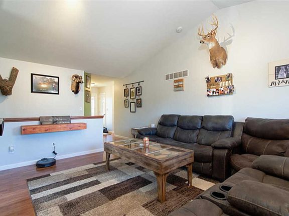 5th image of 104 Williamsburg Ln