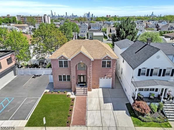 736 Hudson Ave, Secaucus Town, NJ 07094
