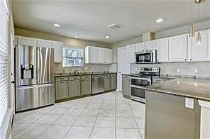 2513 Wilson St — Photo 7