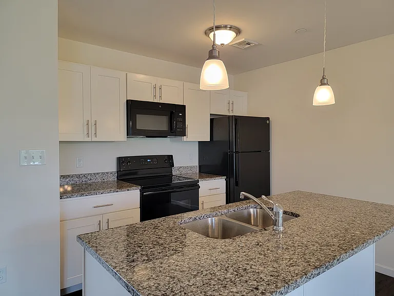 30 Howard Dr — Photo 6
