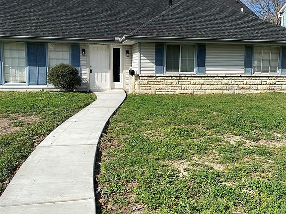 3rd image of 4901 Winnetka St