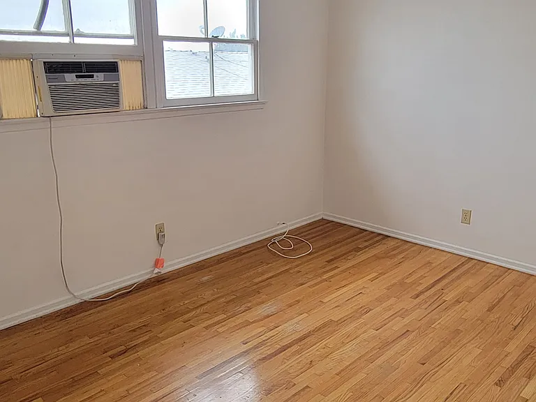 871 N Hoover St #873-1/2 — Photo 5