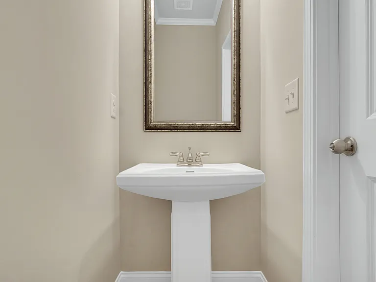5157 Parkwood Dr — Photo 18