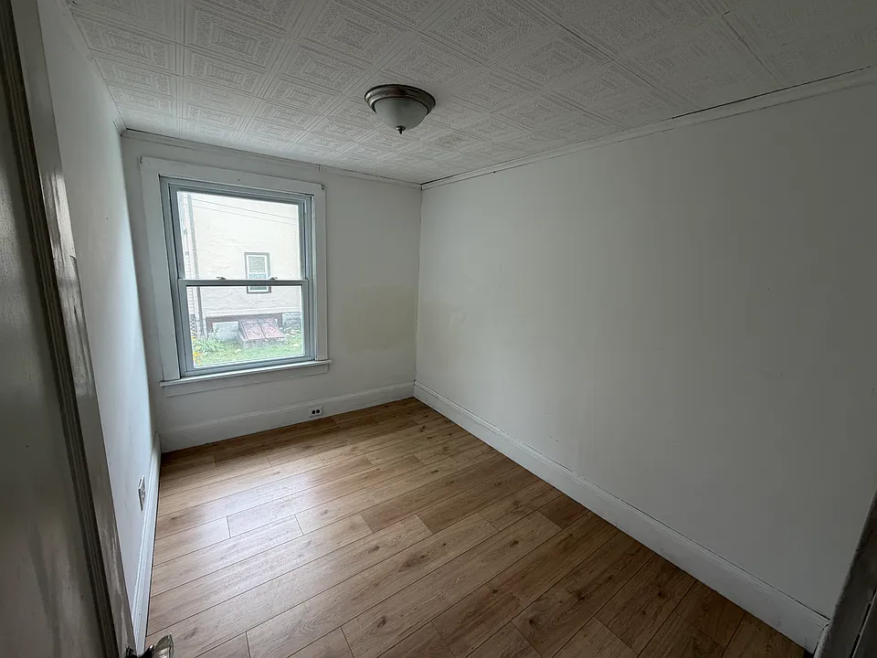 115 Bridge St #1