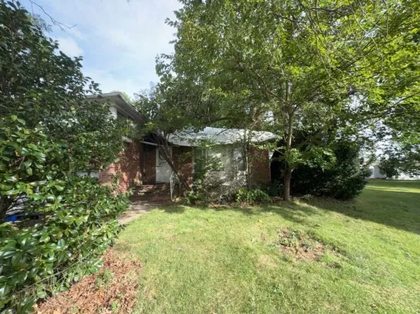 989 Ceil Pl, Baldwin, NY 11510