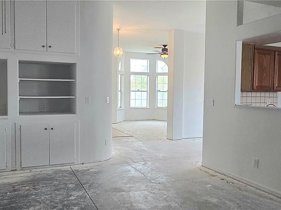 5th image of 7733 Bentonite Dr