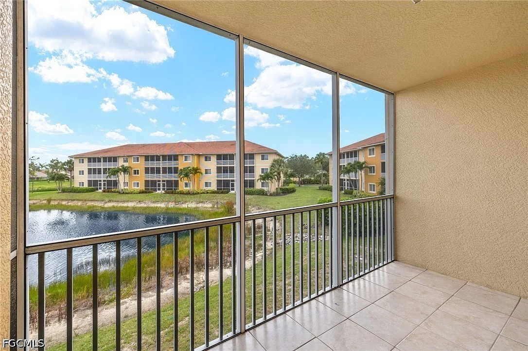 2 bed, 2.0 bath, 1224 sqft, $2,300 — Photo 4