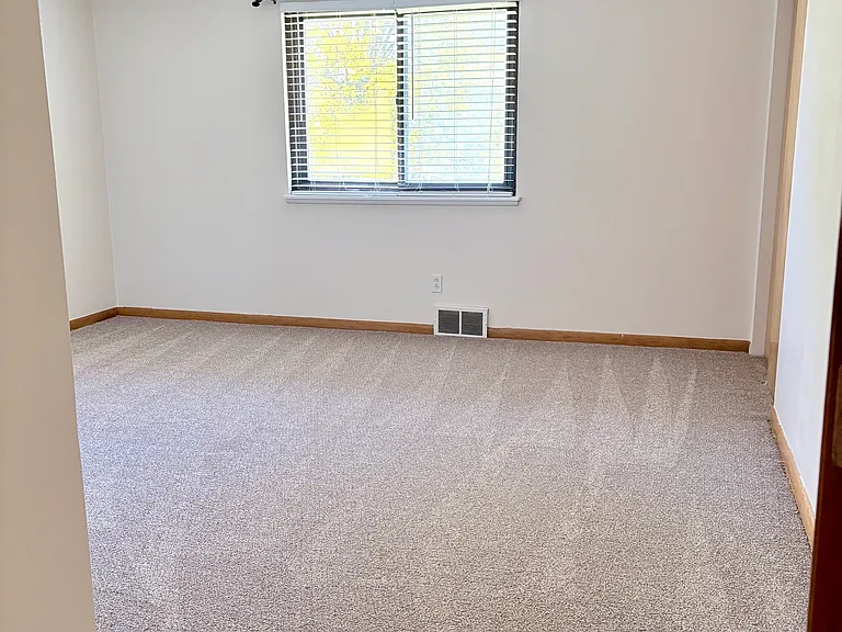 231 Greenmeadow Dr — Photo 11