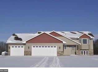 29283 Snowgoose Trl, Shafer, MN 55074