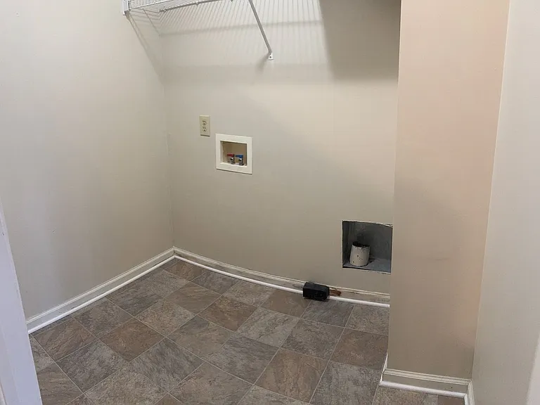 160 Wexford Dr #301 — Photo 22