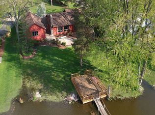 1102 Bayview Rd, Fox River Grove, IL 60021