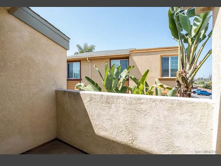 5252 Balboa Arms Dr #277 — Photo 12