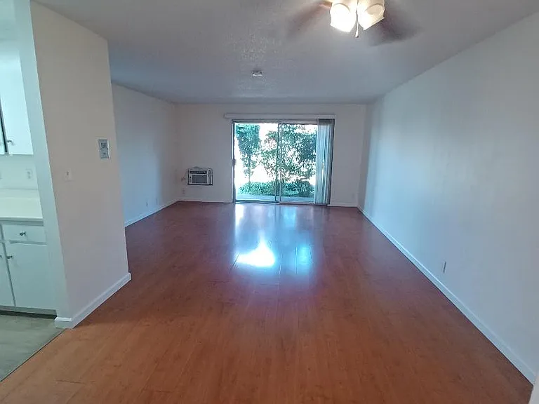 1731 Ellis St #10 — Photo 8