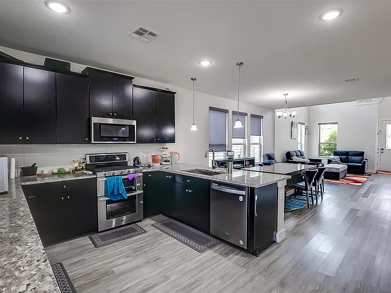 15912 Cadoz Dr — Photo 12