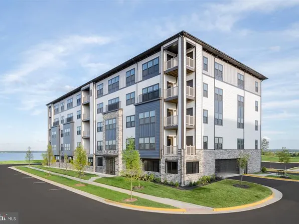 1611 Potomac Shores Pkwy #401, Dumfries, VA 22026