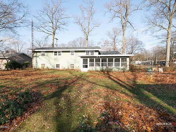 3rd image of 1847 Southwood Ave
