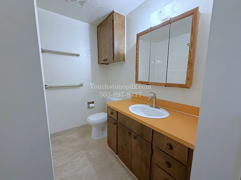 1106 Jefferson St — Photo 19