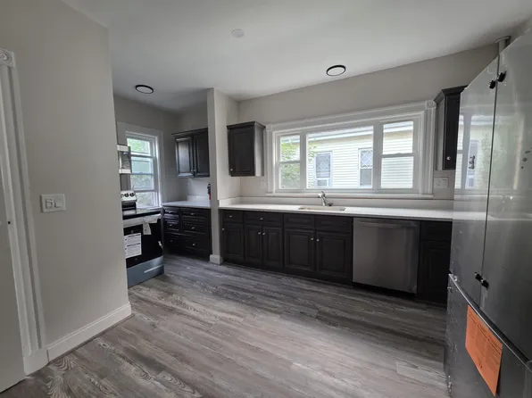 26 Warner St #1, Somerville, MA 02144